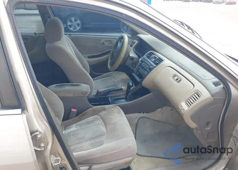 2000 Honda Accord 2.3 Se z USA, uszkodzony, nr VIN 1HGCG5678YA048587